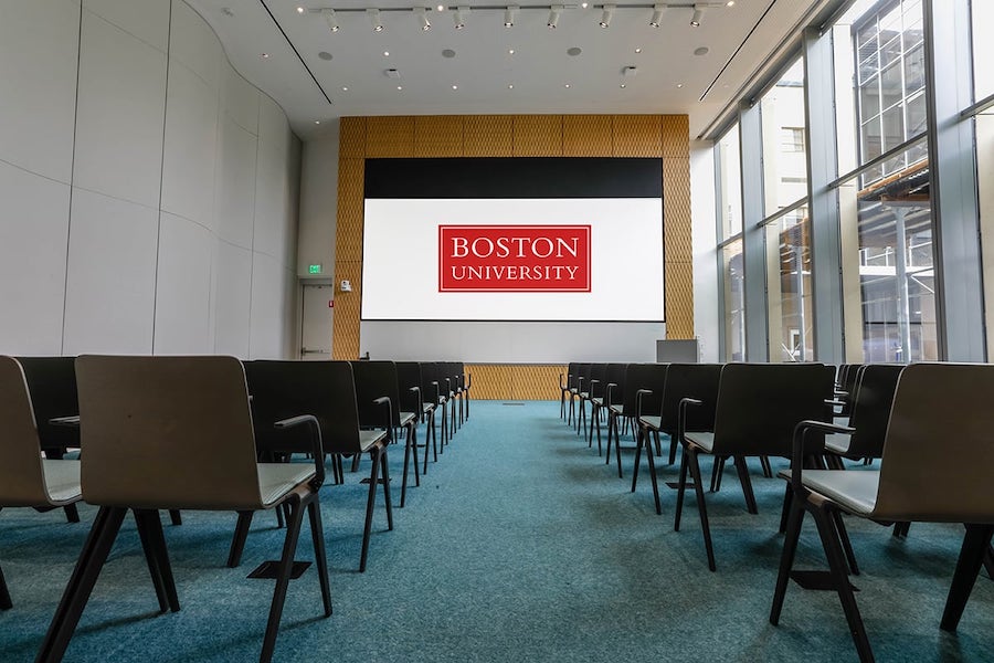 A flexible meeting and learning space with AV technology in a higher education setting.